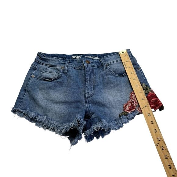 Mossimo Denim High Rise Short Super Stretch Embroidered Roses Raw Hem Sz 6/28 - Picture 7 of 11